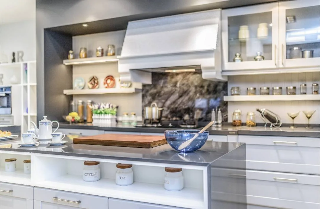 Contemporary kitchen with sociable island layout