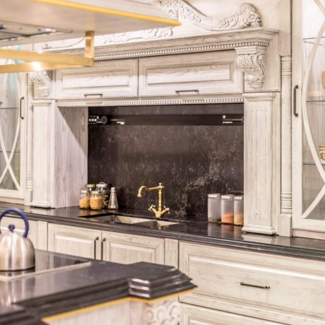 Rowenda-Classic-Kitchen-Interior-35-scaled